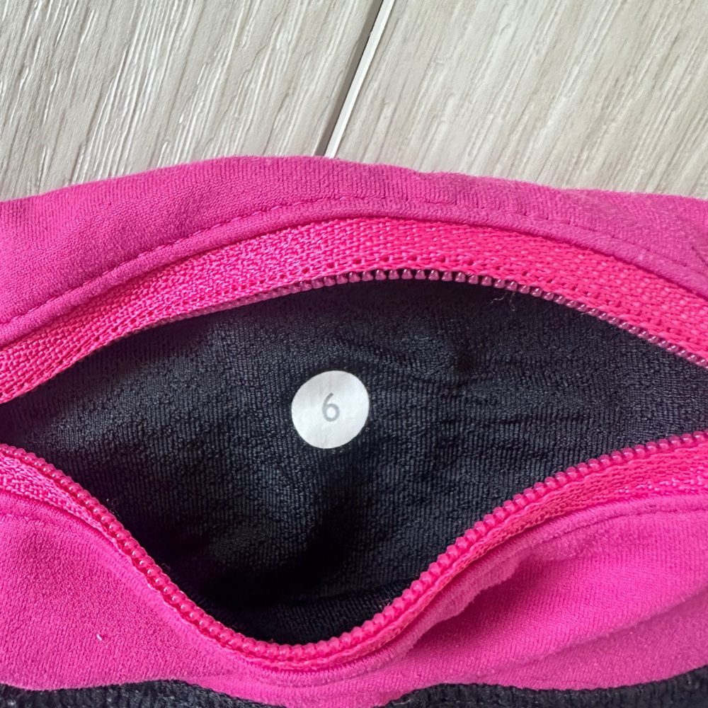 Lululemon Speed Up 2.5” Low Rise Shorts - Picture 3 of 6